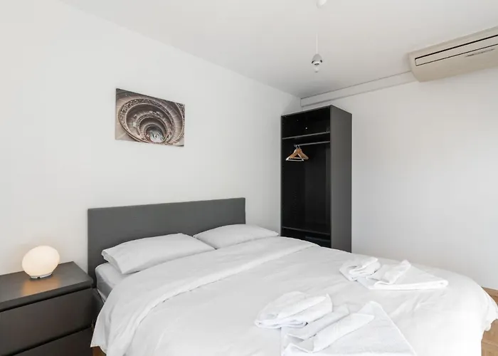 Vasco De Gama B11-r By Interhome Daire